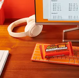Шоколадні цукерки Reese's Big Cup Marshmallow Peanut Butter Cups 79г - мініатюра 7