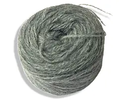 Нить акриловая для вышивания в клубках 70 м/4.5 г (M1002)