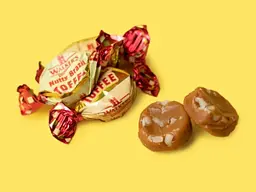 Іриски Walker's Nonsuch Nutty Brazil Toffees 150г - мініатюра 4
