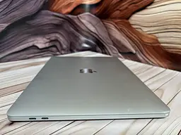 Ноутбук Apple MacBook Pro 13" 2020 i7-1068NG7/32/512 (C02F70MHML87) Б/в - мініатюра 6