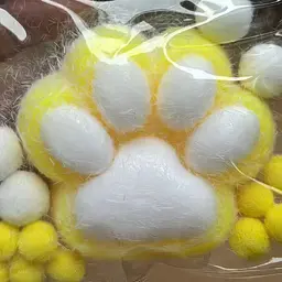 Сквіш антістрес UFT Squish Cat Paw Fluffy 10 Пухнаста лапка Yellow - мініатюра 2