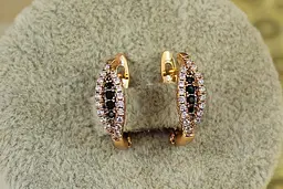 Сережки Xuping Jewelry Стручок з чорними і білими каменями 1,6 см золотисті