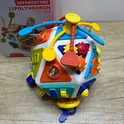 Дитяча бізі-іграшка багатофункціональна 22 елементи: тріскачка, мотузочки, замки, рухомі деталі, моторика та логіка - мініатюра 3