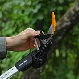 Телескопічний висоторіз Fiskars DualAction UPX96, 2.4-4 м, 32 мм (1080131) - мініатюра 5