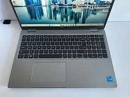 Ноутбук Dell Latitude 5520 15.6" (i5-1135G7 / 16GB / SSD 256GB / 1920x1080 IPS) - мініатюра 3