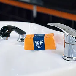 Мило чоловіче The Bluebeards Revenge Gold Soap Bar 175 г - мініатюра 4