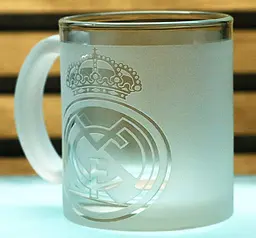 Скляна чашка 320 мл Реал Мадрид Real Madrid з гравіюванням подарунок для фаната  футбольна кружка - мініатюра 3