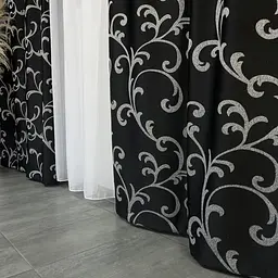 Жакардові штори "вензель" чорного кольору 2шт. 150х270 з білим шифоновим тюлем 400х270, на тасьмі ALBO pbe0052770 - мініатюра 3