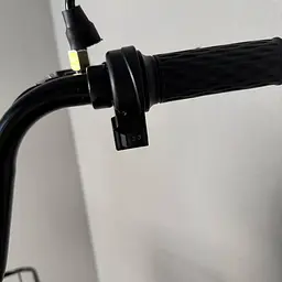 Міський електровелосипед EVOBIKE Nova S 500W з пасажирським сидінням, поворотниками, корзиною та дисплеєм, 48V 12Ah (економний, до 40 км/год), червоного кольору  - мініатюра 8