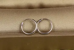 Сережки Xuping Jewelry тоненькі колечки 1 см сріблясті - мініатюра 2