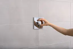 Термостат для душу Hansgrohe ShowerSelect Comfort E chrome 15572000 - мініатюра 3
