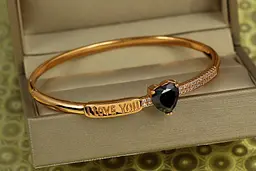 Браслет бенгл Xuping Jewelry з чорним сердечком 60 мм 10 мм на руку від 17 см до 19 см золотистий