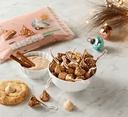 Шоколадні цукерки Hershey's Kisses Snickerdoodle Cookie 255г - мініатюра 3