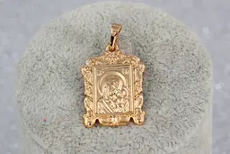Ладанка Xuping Jewelry прямокутна в стилі іконки Марія схилила голову до немовля 2*1,5 см золотиста