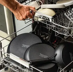 Сковорода універсальна KitchenAid СFA 20 см чорна СС003291-001 - мініатюра 6