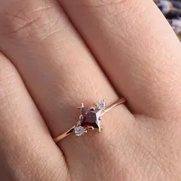 Каблучка з червоного золота з гранатом 21 K-0210 - мініатюра 3