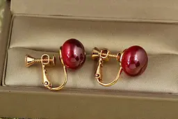 Сережки кліпси Xuping Jewelry кульки червоний перламутр 1,6 см золотисті - мініатюра 2