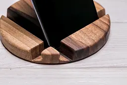 Підставка з дерева на стіл для гаджета ecoWalnut 125x125x15 мм - мініатюра 2