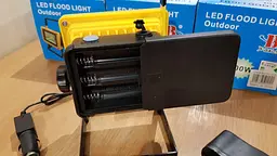 Акумуляторний LED Прожектор 30W світлодіодний ліхтар із ЗУ 12в та 220в Balong 204 - мініатюра 6