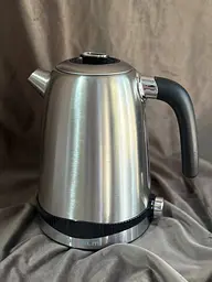 Електрочайник Grunhelm EKS-25040 1.7л 2200Вт Чорний/Сірий - мініатюра 7