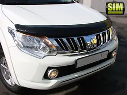 Дефлектор капоту мухобійка Toyota Hilux 2015-