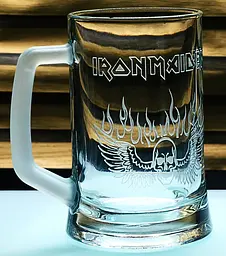 Пивний келих 660 мл Iron Maiden з гравіюванням подарунок для фаната хеві металу Айрон Мейден - мініатюра 2