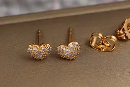 Сережки гвоздики Xuping Jewelry маленькі сердечка з камінчиками 5 мм золотисті
