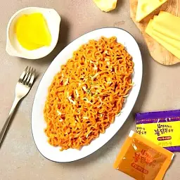 Локшина швидкого приготування SAMYANG Buldak Quattro Cheese Ramen Hot Chicken Flavor Ramen 5 шт х 145 г - мініатюра 7