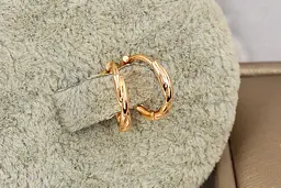 Сережки кільця Хuping Jewelry кручена нитка 1.4 см золотисті - мініатюра 2