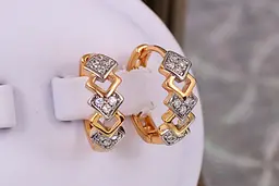 Сережки Xuping Jewelry танець ромбів із родієм 1.6 см золотисті - мініатюра 2