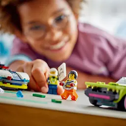 Конструктор LEGO City Переслідування маслкара на поліцейському автомобілі 213 деталі (60415) - мініатюра 4