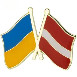 Подвійний значок-пін «Україна – Латвія» 25 × 19 мм (00396)