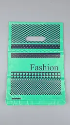 Пакети з вирубаною ручкою (20*30)"Fashion з кубиками зелений (100 шт.)