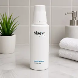 Ополіскувач для ротової порожнини BlueM Oxygen без фтору з активним киснем при афтозному стоматиті, гінгівіті та сухості у роті 250 мл