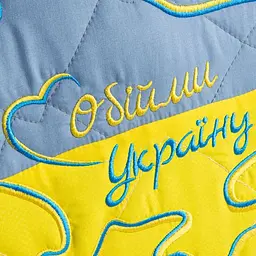Подушка декоративна Ideia Обійми Україну 45х65 см блакитна з жовтим (8-35259) - мініатюра 3