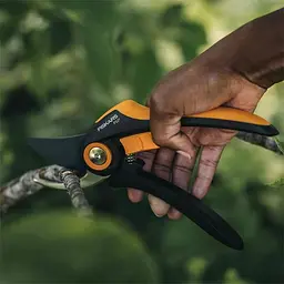 Секатор Fiskars Plus P521 площинний  (1057167) - мініатюра 2