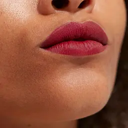 Помада для губ матова Gosh Velvet Touch Matt Lipstick, тон 007 (cherry), 4 г - мініатюра 3
