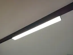 Магнітний ультратонкий трековий лінійний світильник KW-300/12W NW DC48V BK Brille 48-200 - мініатюра 2