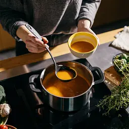Ополоник кухонний Fiskars Essential (1079059) NEW 2025 - мініатюра 3