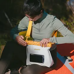 Водонепроникна сумка Naturehike CNK2300BS016, 5,6 л, жовта - мініатюра 3