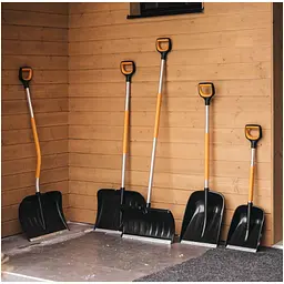 Скрепер для прибирання снігу Fiskars X-series (1057178) - мініатюра 7