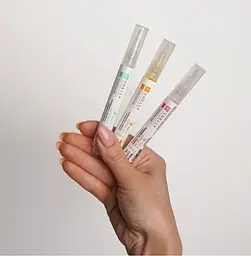 Олія Shelly Nail & Cuticle Oil для нігтів і кутикули з суницею й вітаміном Е 3 мл - мініатюра 5