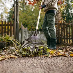 Граблі віялові для листя з дерев'яною ручкою Fiskars Classic (1001586) - мініатюра 3