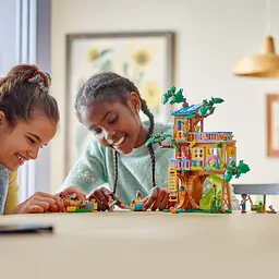 Конструктор LEGO Friends Тусовка у будиночку дружби на дереві 701 деталь (42652) - мініатюра 11