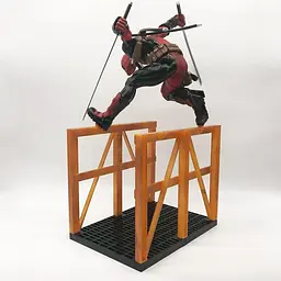 Фігурка Дедпул Уейд Уілсон в стрибку Deadpool Wade Wilson Jump Hurdle 30см DP 60.137 - мініатюра 5