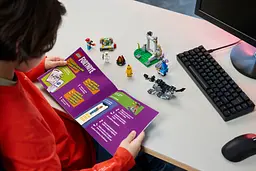 Конструктор LEGO Fortnite Табір Peely та Sparkplug 250 деталей (77075) - мініатюра 14