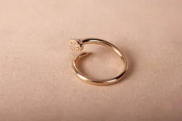 Каблучка гвіздок з жовтого золота з фіанітами 20.5 K-0285 - мініатюра 7