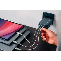 Зарядний пристрій Verbatim GaN 240 W 4 ports (USB-C-140 W,USB-C-100 W,USB-C-65 W /USB-A -3.0) (32205)