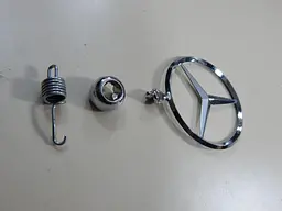 Емблема приціл на капот Mercedes (Хром) 75 мм (ремонтний) A2218800086