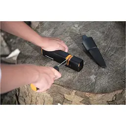 Подарунковий набір: Сокира Fiskars XXS X5 + Ніж Fiskars K40 + Точило Fiskars XSharp (1057913) - мініатюра 6